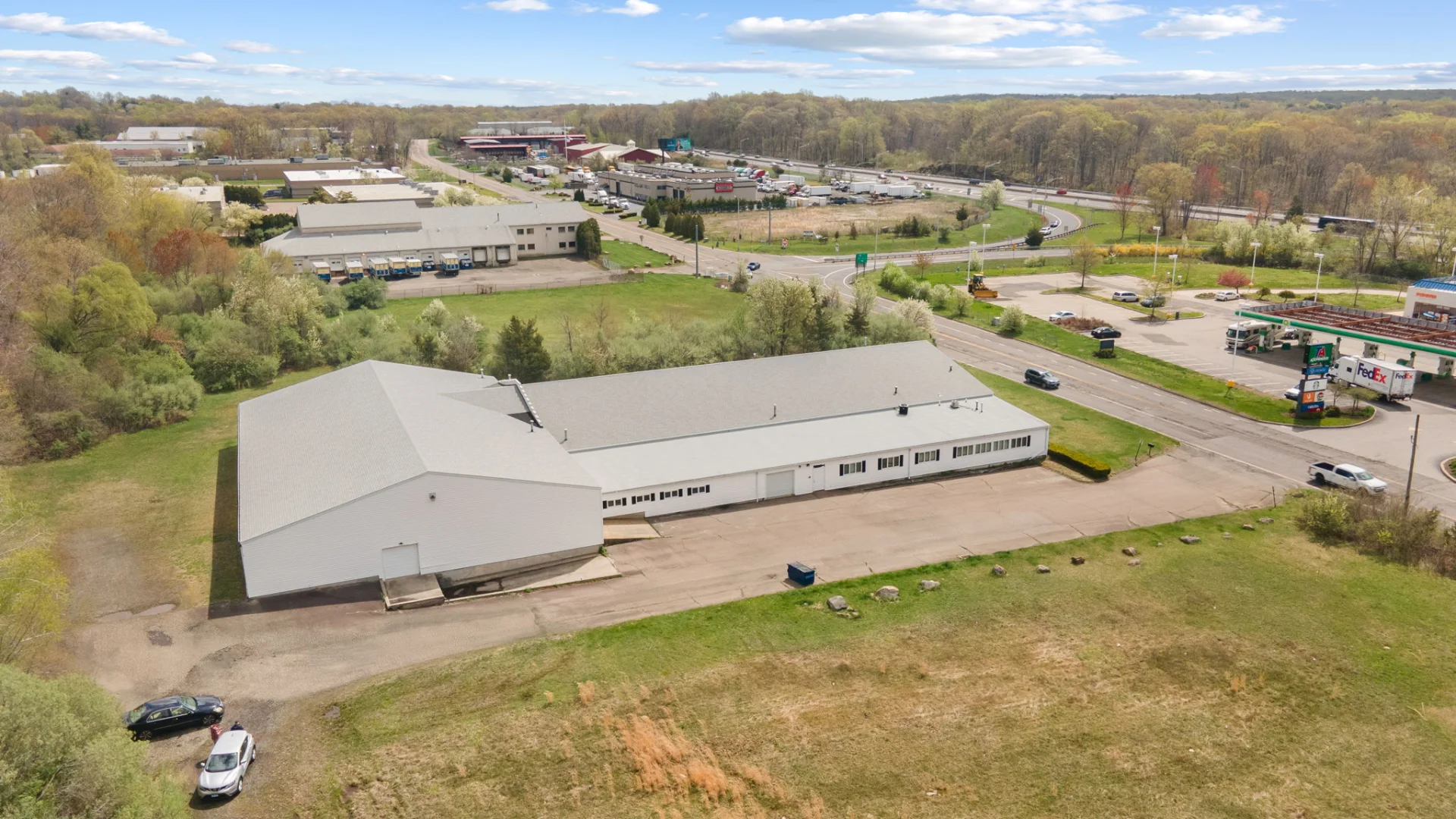 2 Web Or Mls 16 E Industrial Rd 46.webp